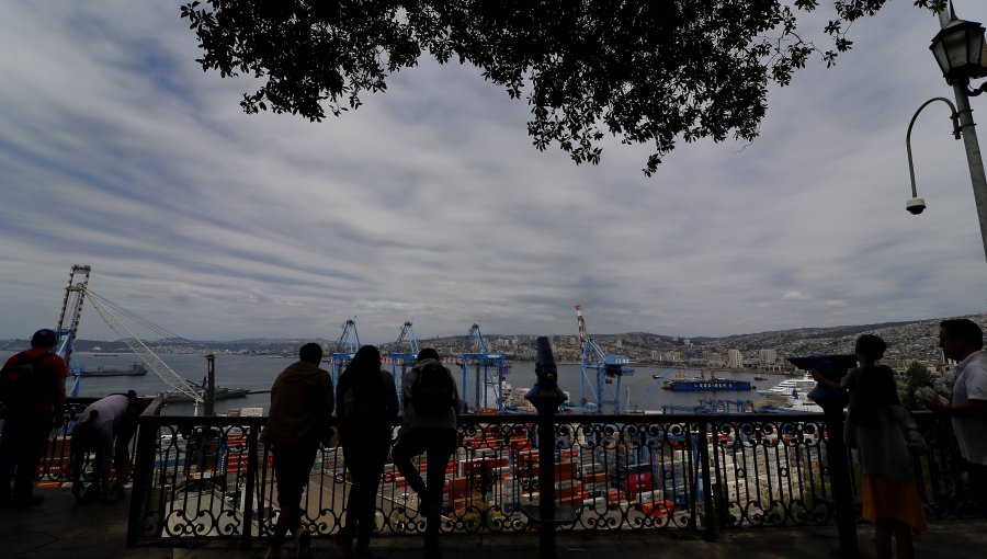 Un hombre rodó cerro abajo al menos 30 metros desde el paseo 21 de Mayo