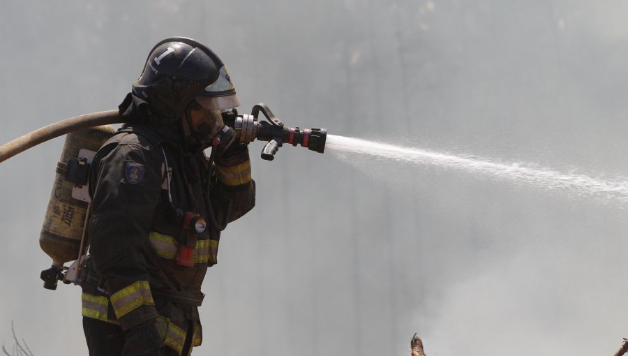 Sequía terminó con tradición de Bomberos en Valparaíso: bautizos son sin agua