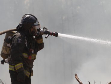 Sequía terminó con tradición de Bomberos en Valparaíso: bautizos son sin agua