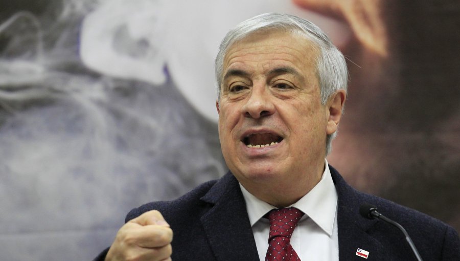 Ministro Mañalich habla del trabajo del Gobierno: "Hay que tener el oído muy atento a lo que está diciendo la gente"