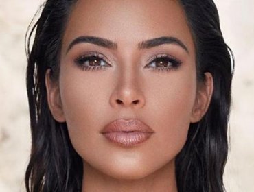 Impactantes imágenes de Kim Kardashian: Muestra su psoriasis en su cara y cuerpo