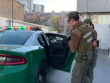 Detienen a banda delictual que utilizaba falsa placa policial para robar en Viña del Mar