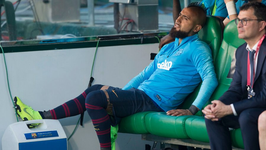 Arturo Vidal vio desde el banco la ajustada victoria de Barcelona sobre Villarreal