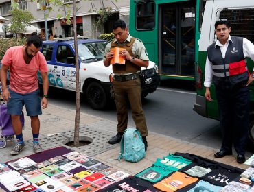 Municipio de Santiago ofició a instituciones públicas para que sus funcionarios no compren a comerciantes ambulantes