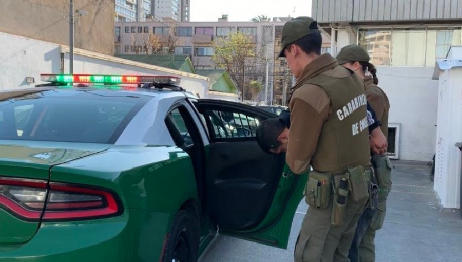 Detienen a banda delictual que utilizaba falsa placa policial para robar en Viña del Mar