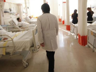 Más de 5 mil trabajadores de salud pasarán de honorarios a contrata en 2019