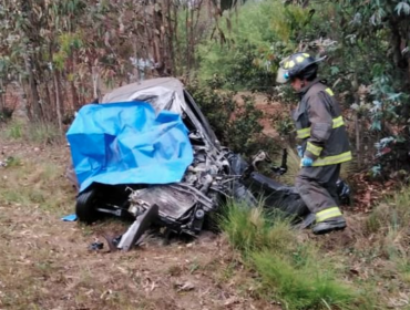 Conductor falleció luego de colisionar de frente con un camión en carretera de Santo Domingo