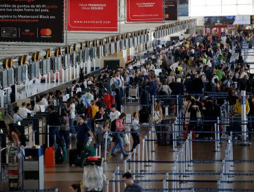 En sólo 24 horas: PDI confirma tres avisos falsos de bomba en el aeropuerto de Santiago