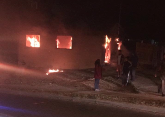 Incendio destruye una sede vecinal en el límite entre Valparaíso y Viña del Mar