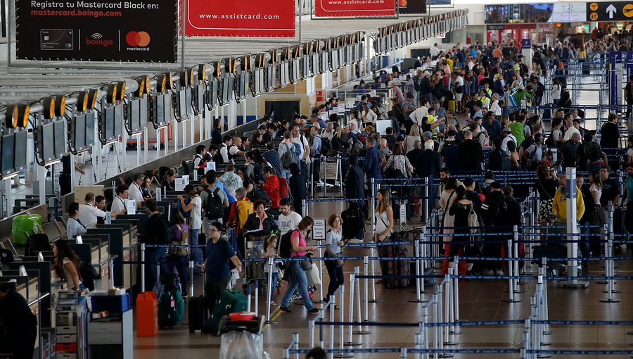 En sólo 24 horas: PDI confirma tres avisos falsos de bomba en el aeropuerto de Santiago