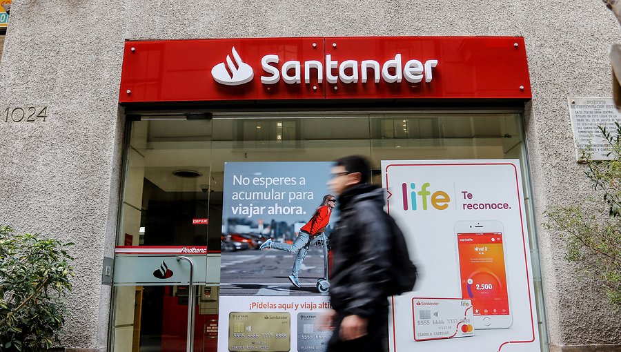 Banco Santander deberá compensar a más de 36 mil clientes por cobros indebidos