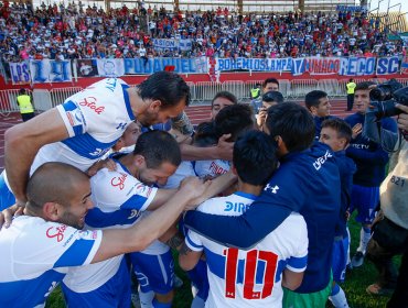 Universidad Católica goleó a Curicó y estiró la ventaja con sus perseguidores