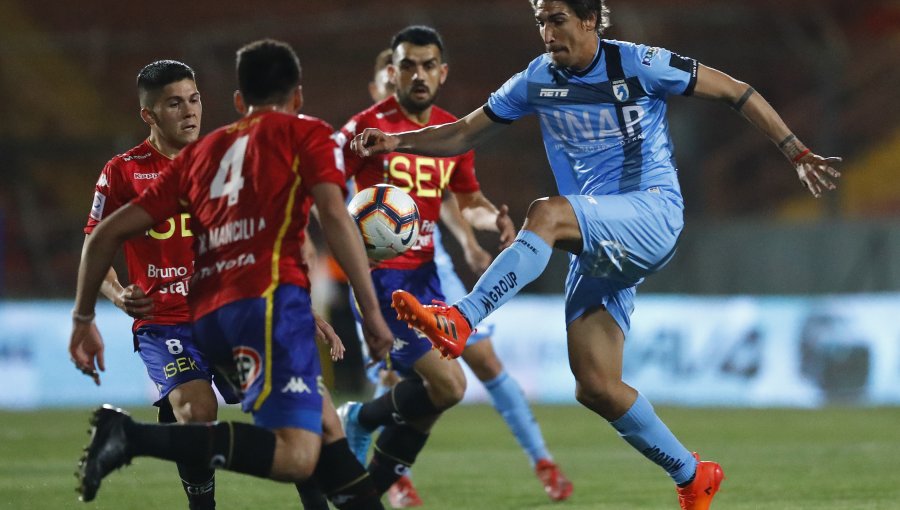 Unión firmó una goleada ante Iquique, que se complica en la zona baja