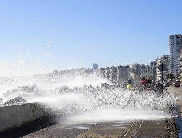 Emiten alerta por marejadas hasta el jueves entre el Golfo de Penas y Arica