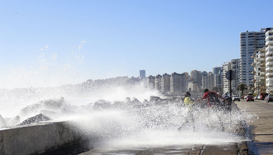 Emiten alerta por marejadas hasta el jueves entre el Golfo de Penas y Arica