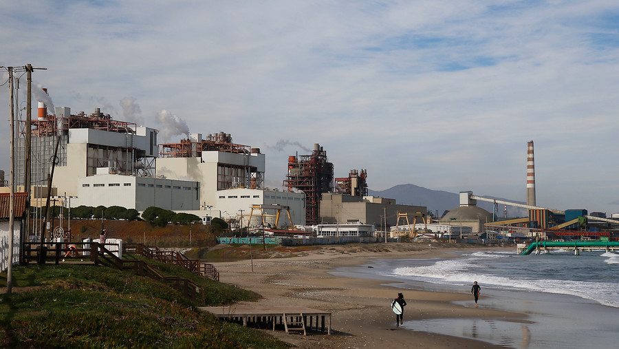 Ambientalistas aseguran que Plan de Descontaminación de Quintero "está hecho a la medida de las empresas"