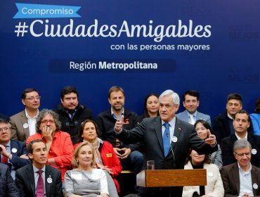 Presidente Piñera y primera dama firman compromiso de ciudades amigables con los adultos mayores