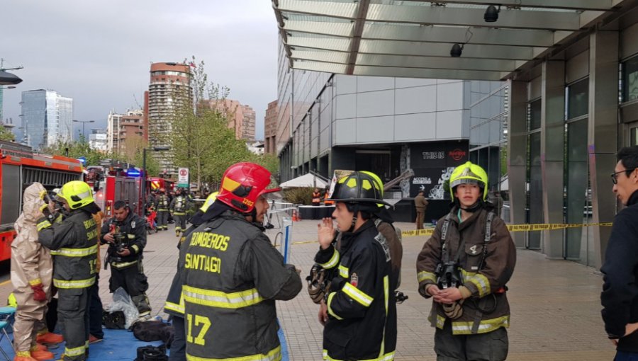 Investigan muerte de persona en Costanera Center tras presunta ingesta de cianuro