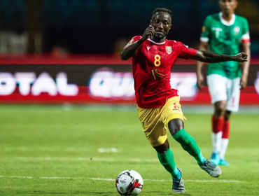 Volante de Liverpool lidera nómina de Guinea para amistoso frente a la Roja