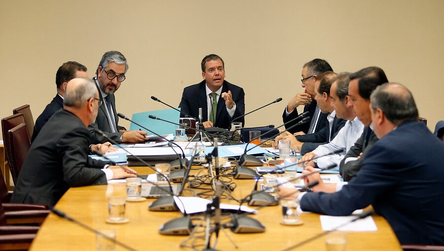 Despachan proyecto que crea una nueva institución que reemplazará al Sename