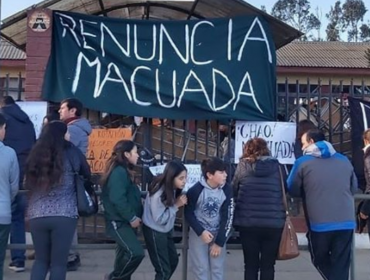 Alumnos y apoderados se tomaron el colegio donde cuatro niños resultaron quemados en La Ligua