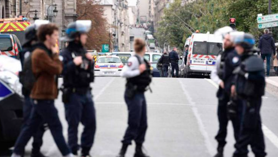 Policía mata a cuatro compañeros de prefectura tras ataque con un cuchillo en París