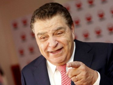 Don Francisco firmó nuevamente con Canal 13 y prepara dos nuevos proyectos