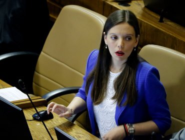 Diputados de RN piden a Camila Flores que renuncie al partido y que milite en tienda de Kast