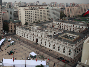 Ocho de cada 10 chilenos creen que empresa privada tiene demasiada influencia en el Gobierno