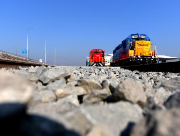 Hombre falleció tras ser impactado por tren de carga en Concepción: investigan posible suicidio