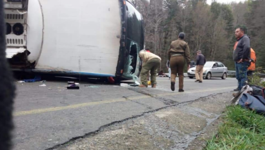 Tragedia en viaje de estudios: tres personas fallecieron tras volcamiento en La Araucanía