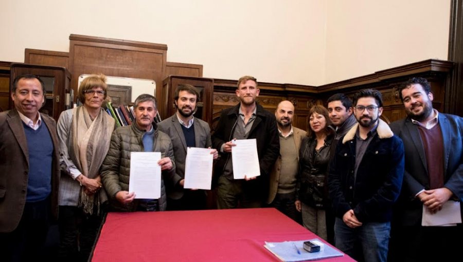 Corporación Municipal y trabajadores de cementerios de Valparaíso firmaron convenio colectivo