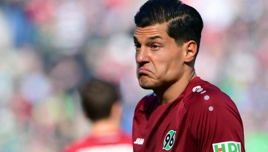 Miiko Albornoz fue expulsado en triunfo del Hannover 96 por la 2. Bundesliga