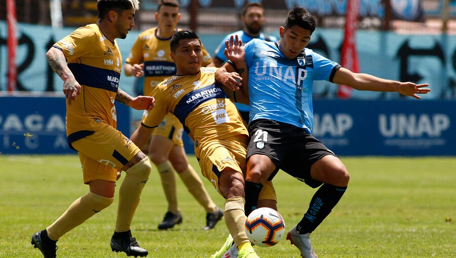 En duelo de necesitados, Deportes Iquique y Everton no se hicieron daño