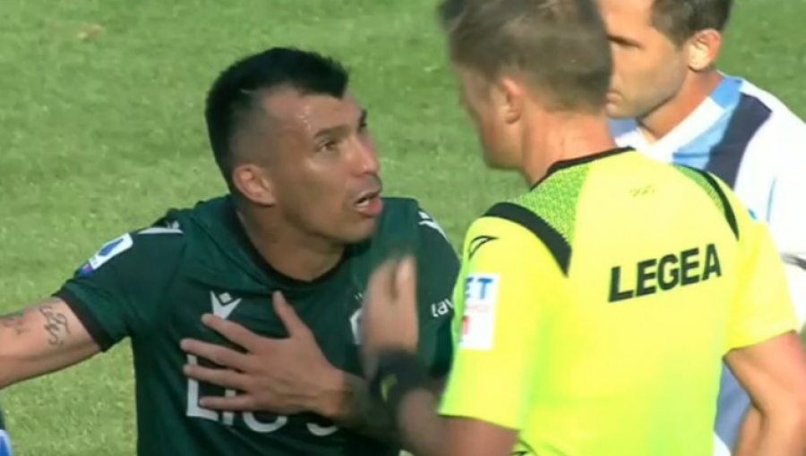 Mediante el VAR, Gary Medel fue expulsado del choque entre Bologna y Lazio