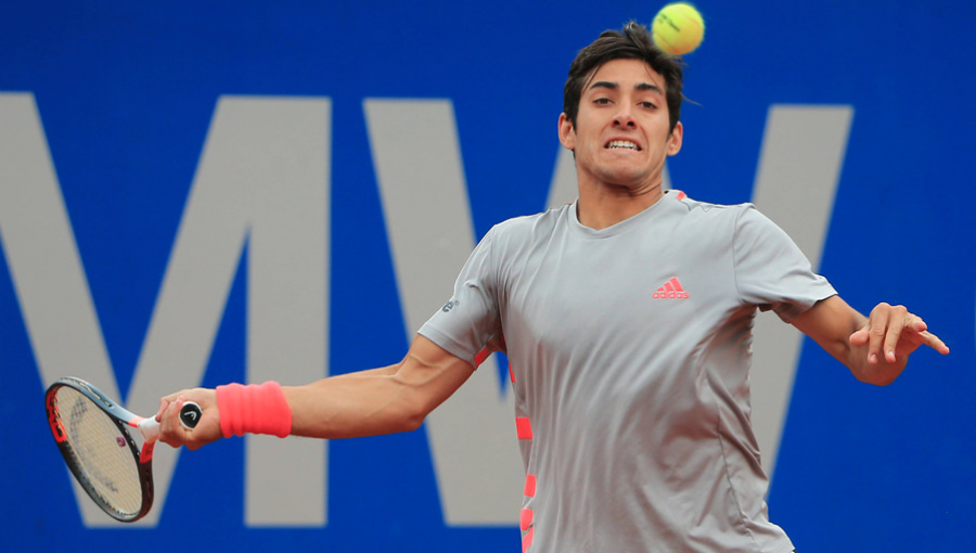 Cristian Garin derrotó a Pablo Cuevas y avanzó a segunda ronda en Shanghai