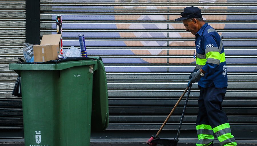 Buscan aplicar penas de cárcel para quienes orinen o defequen en la calle