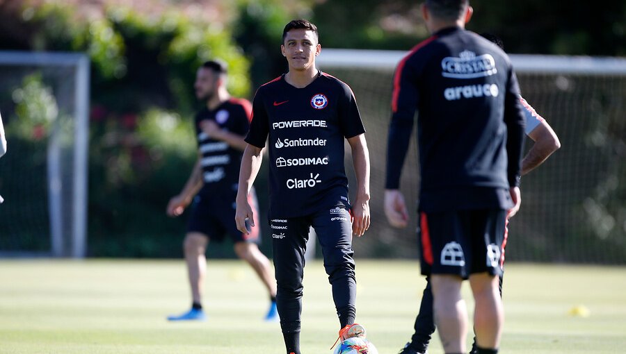 La Roja tuvo su primer entrenamiento con Bravo, Medel y Vidal tras dos años