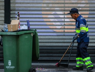 Buscan aplicar penas de cárcel para quienes orinen o defequen en la calle