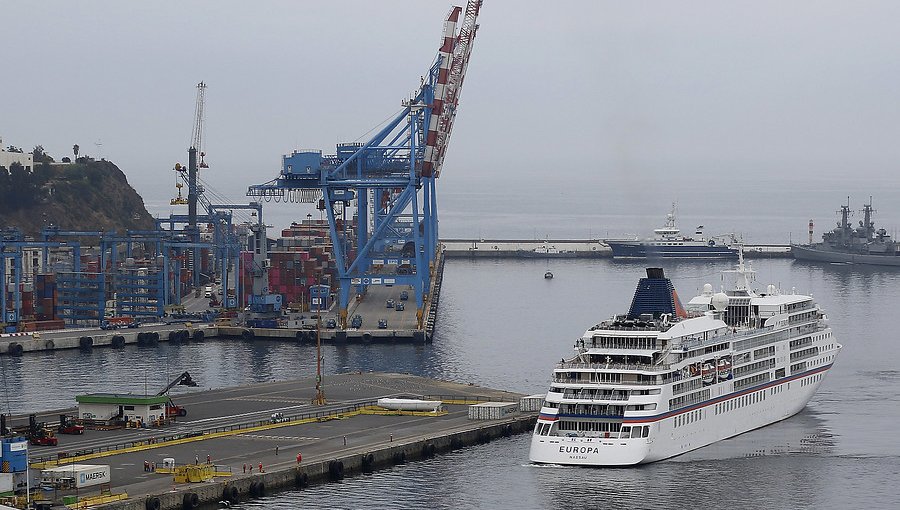 Isabel Allende emplaza a Piñera a cumplir su compromiso con muelle de cruceros para Valparaíso