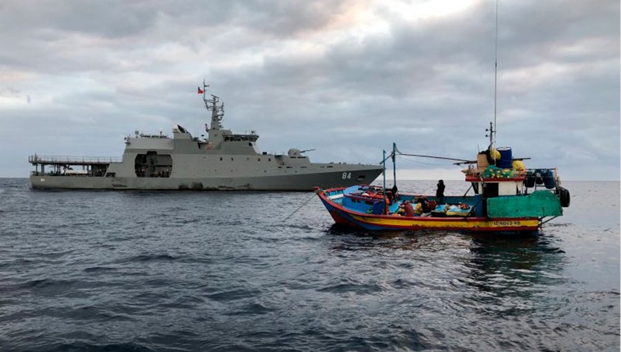 Armada captura tres embarcaciones peruanas pescando en Zona Económica Exclusiva