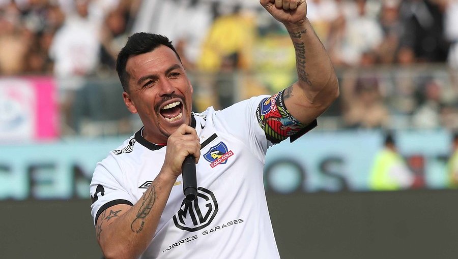 Esteban Paredes pensó en dejar el fútbol si S. Morning no lo dejaba firmar por Colo-Colo