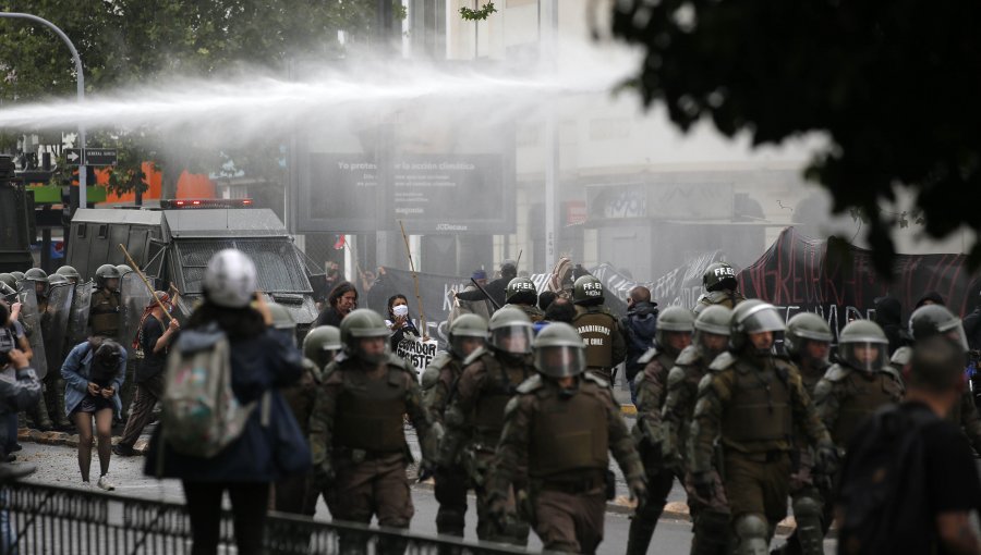 Marcha "Encuentro de dos mundos" termina con graves incidentes en la Alameda