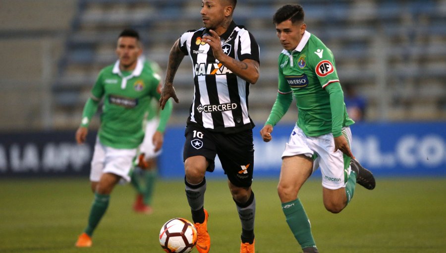 Tras 5 meses, Valencia volvió a ser titular en Botafogo en caída ante Palmeiras