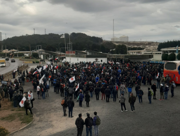 Trabajadores de Codelco Ventanas marcharon en protesta a posible cierre de la fundición