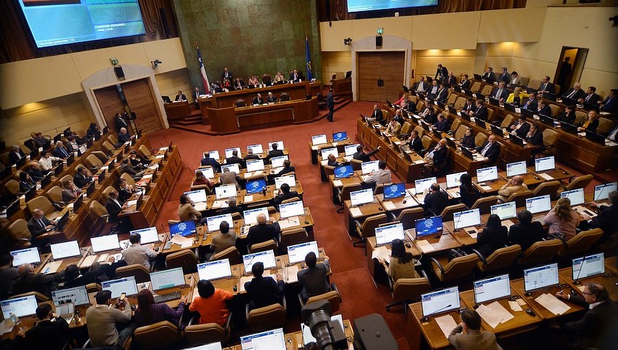 Cámara aprueba en general proyecto que fortalece derechos de los consumidores