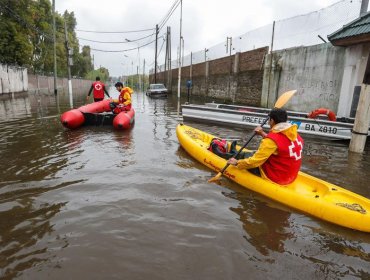 Más de un centenar personas han debido ser evacuadas por inundaciones en Buenos Aires