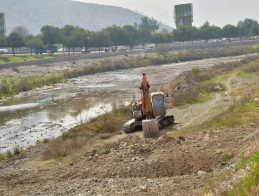 Decretan escasez hídrica en las comunas de Lo Barnechea, Vitacura y Las Condes