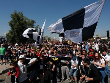 Barristas de Colo-Colo protagonizaron incidentes en 'arengazo' no autorizado