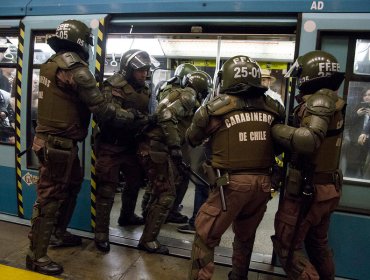 Carabineros reporta cinco casos de evasiones masivas en estaciones del Metro de Santiago